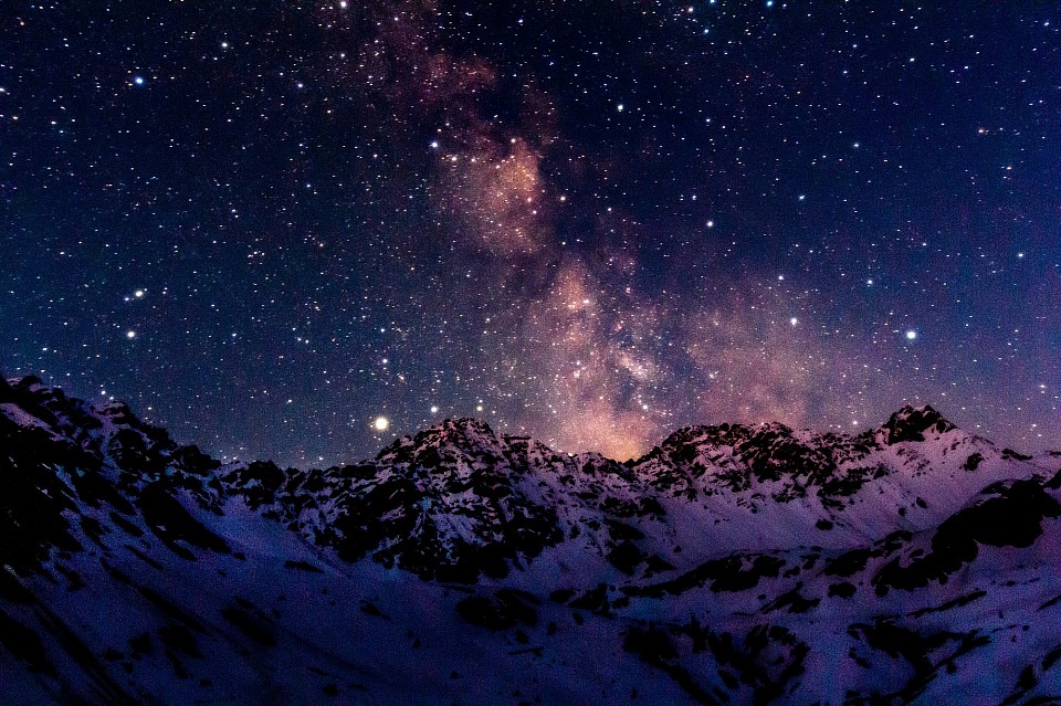 写真家kanataさんの作品は、美しいと山を捉えた写真が特徴で、私のお気に入りの風景です。