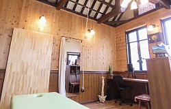 内装と施術ベッド